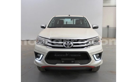 Comprar Importar Toyota Hilux Branco Carro em Import - Dubai em Cabo Delgado Comprar Importar Toyota Hilux Branco Carro em Import - Dubai em Cabo Delgado