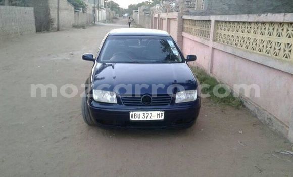 Comprar Usado Volkswagen Bora Azul Carro em Maputo em Maputo