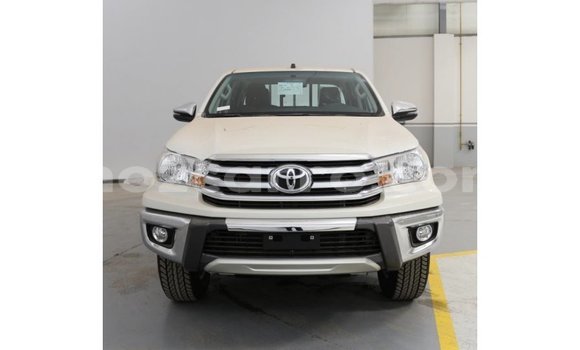 Comprar Importar Toyota Hilux Branco Carro em Import - Dubai em Cabo Delgado