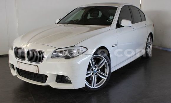 Comprar Usado BMW 5-Series Branco Carro em Beira em Sofala