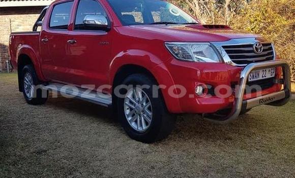 Nunua Ilio tumika Toyota Hilux Nyekundu Gari ndani ya Beira nchini Sofala