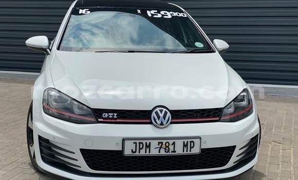 Comprar Usado Volkswagen Golf GTI Branco Carro em Beira em Sofala Comprar Usado Volkswagen Golf GTI Branco Carro em Beira em Sofala