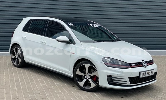 Comprar Usado Volkswagen Golf GTI Branco Carro em Beira em Sofala Comprar Usado Volkswagen Golf GTI Branco Carro em Beira em Sofala