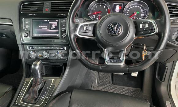 Comprar Usado Volkswagen Golf GTI Branco Carro em Beira em Sofala Comprar Usado Volkswagen Golf GTI Branco Carro em Beira em Sofala