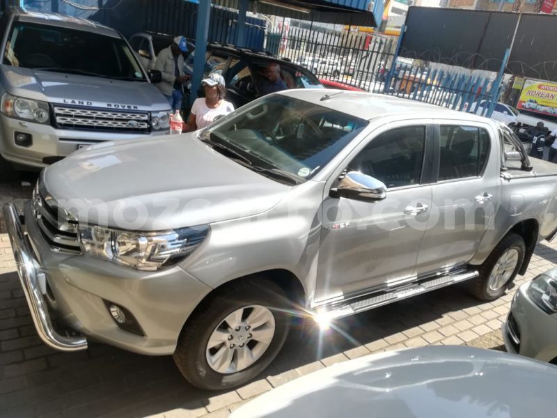 Big with watermark toyota hilux tete will change 8906