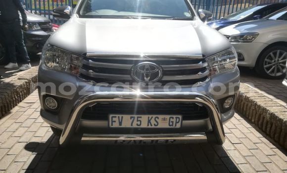 Comprar Usado Toyota Hilux Prata Carro em Mutarara em Tete Comprar Usado Toyota Hilux Prata Carro em Mutarara em Tete