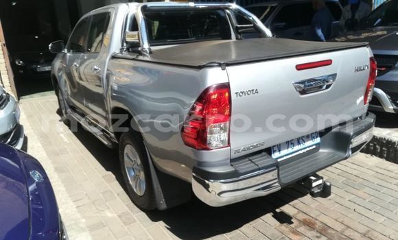 Comprar Usado Toyota Hilux Prata Carro em Mutarara em Tete Comprar Usado Toyota Hilux Prata Carro em Mutarara em Tete