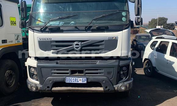 Buy Used Volvo F4 White Truck in Maputo in Maputo Buy Used Volvo F4 White Truck in Maputo in Maputo