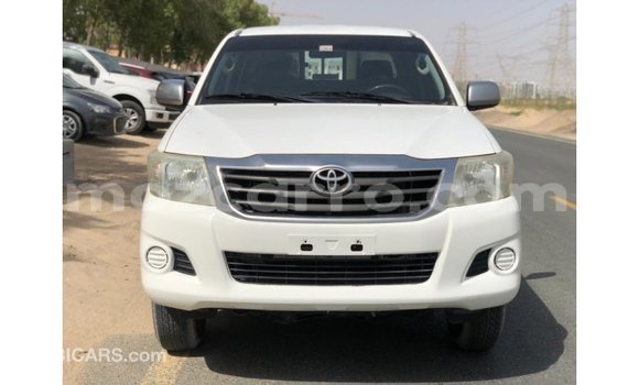 Comprar Importar Toyota Hilux Branco Carro em Import - Dubai em Cabo Delgado Comprar Importar Toyota Hilux Branco Carro em Import - Dubai em Cabo Delgado