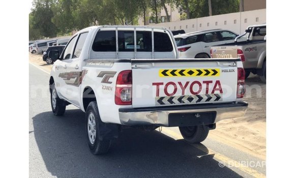 Comprar Importar Toyota Hilux Branco Carro em Import - Dubai em Cabo Delgado Comprar Importar Toyota Hilux Branco Carro em Import - Dubai em Cabo Delgado