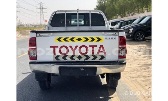 Comprar Importar Toyota Hilux Branco Carro em Import - Dubai em Cabo Delgado Comprar Importar Toyota Hilux Branco Carro em Import - Dubai em Cabo Delgado
