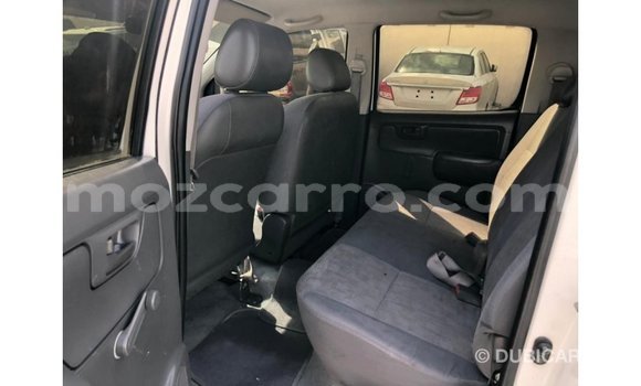 Comprar Importar Toyota Hilux Branco Carro em Import - Dubai em Cabo Delgado Comprar Importar Toyota Hilux Branco Carro em Import - Dubai em Cabo Delgado