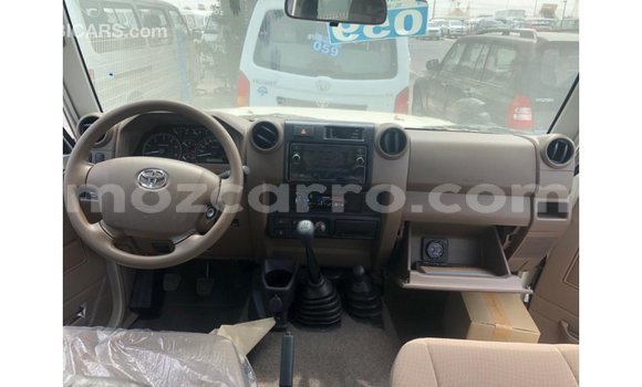 Tenga Imported Toyota Land Cruiser Zvimwe Mota in Import - Dubai in Cabo Delgado Tenga Imported Toyota Land Cruiser Zvimwe Mota in Import - Dubai in Cabo Delgado