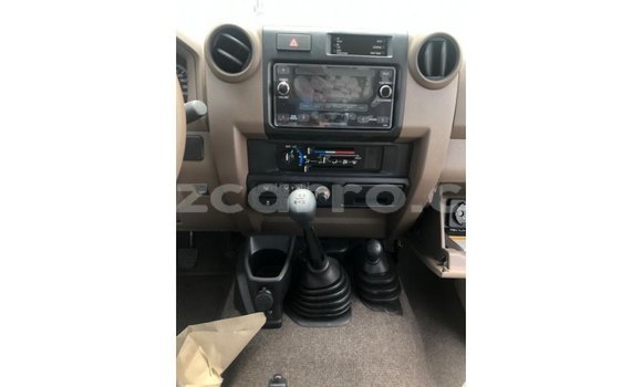 Tenga Imported Toyota Land Cruiser Zvimwe Mota in Import - Dubai in Cabo Delgado Tenga Imported Toyota Land Cruiser Zvimwe Mota in Import - Dubai in Cabo Delgado