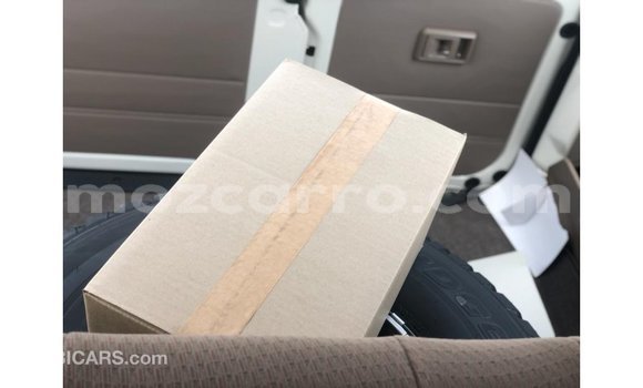 Tenga Imported Toyota Land Cruiser Zvimwe Mota in Import - Dubai in Cabo Delgado Tenga Imported Toyota Land Cruiser Zvimwe Mota in Import - Dubai in Cabo Delgado