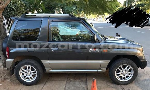 Comprar Usado Mitsubishi Pajero Preto Carro em Maputo em Maputo