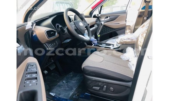 Buy Import Hyundai Santa Fe White Car in Import - Dubai in Cabo Delgado Buy Import Hyundai Santa Fe White Car in Import - Dubai in Cabo Delgado