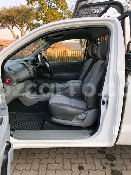 Big with watermark toyota hilux tete will change 8934