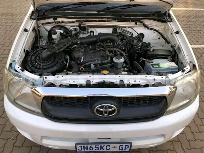 Big with watermark toyota hilux tete will change 8934