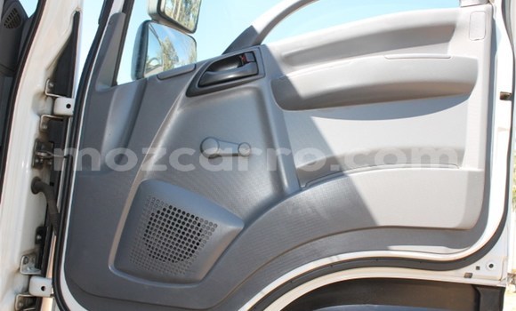 Buy Used Isuzu FTR 850 White Truck in Beira in Sofala Buy Used Isuzu FTR 850 White Truck in Beira in Sofala