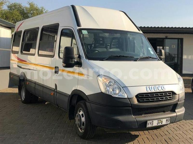 Big with watermark iveco daily tete will change 8939