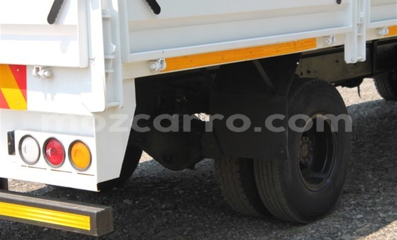 Buy Used Hino 300 Series White Truck in Beira in Sofala Buy Used Hino 300 Series White Truck in Beira in Sofala