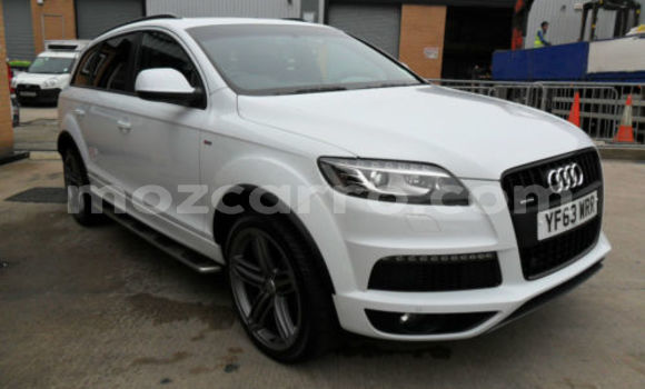 Comprar Usado Audi Q7 Branco Carro em Bela Vista em Maputo