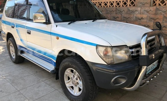 Buy Used Toyota Land Cruiser Prado White Car in Ancuabe in Cabo Delgado