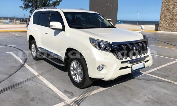 Nunua Ilio tumika Toyota Land Cruiser Prado Nyeupe Gari ndani ya Ancuabe nchini Cabo Delgado
