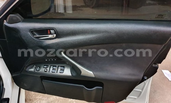 Buy Used Lexus IS White Car in Ancuabe in Cabo Delgado Buy Used Lexus IS White Car in Ancuabe in Cabo Delgado