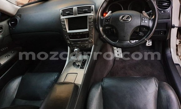 Buy Used Lexus IS White Car in Ancuabe in Cabo Delgado Buy Used Lexus IS White Car in Ancuabe in Cabo Delgado