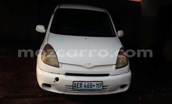 Nunua Ilio tumika Toyota FunCargo Nyeupe Gari ndani ya Ancuabe nchini Cabo Delgado