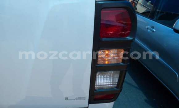 Comprar Usado Isuzu KB Branco Carro em Ancuabe em Cabo Delgado Comprar Usado Isuzu KB Branco Carro em Ancuabe em Cabo Delgado