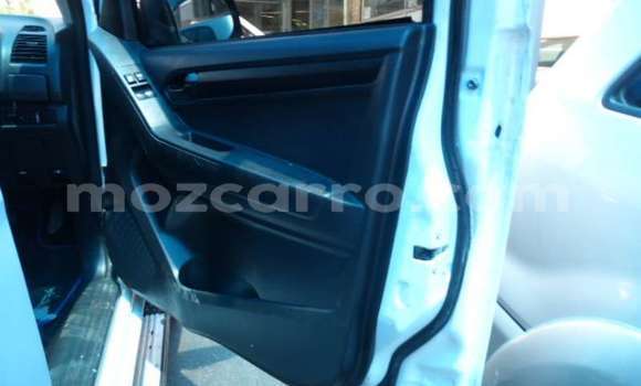 Comprar Usado Isuzu KB Branco Carro em Ancuabe em Cabo Delgado Comprar Usado Isuzu KB Branco Carro em Ancuabe em Cabo Delgado