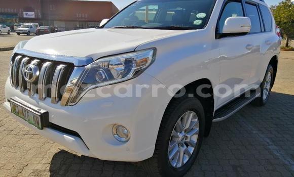Nunua Ilio tumika Toyota Land Cruiser Prado Nyeupe Gari ndani ya Maputo nchini Maputo Nunua Ilio tumika Toyota Land Cruiser Prado Nyeupe Gari ndani ya Maputo nchini Maputo