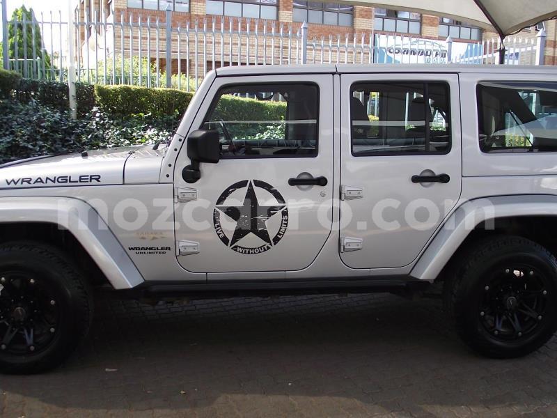 Big with watermark jeep wrangler cabo delgado balama 8990