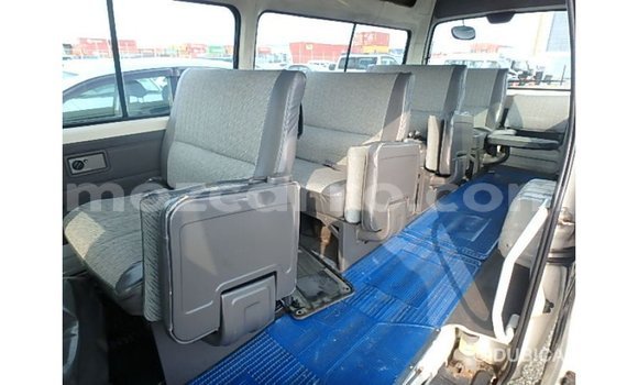 Tenga Imported Nissan Caravan Chena Mota in Import - Dubai in Cabo Delgado Tenga Imported Nissan Caravan Chena Mota in Import - Dubai in Cabo Delgado